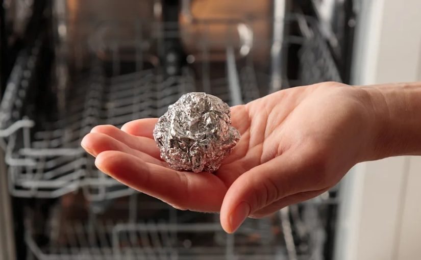 Why use aluminum foil in the dishwasher, and what are the results? ➤ Buzzday.info
