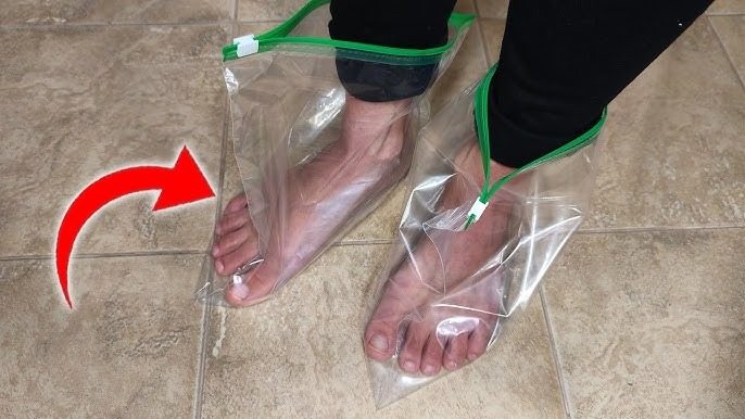 People are putting their feet in plastic bags – here’s why! ➤ Buzzday.info